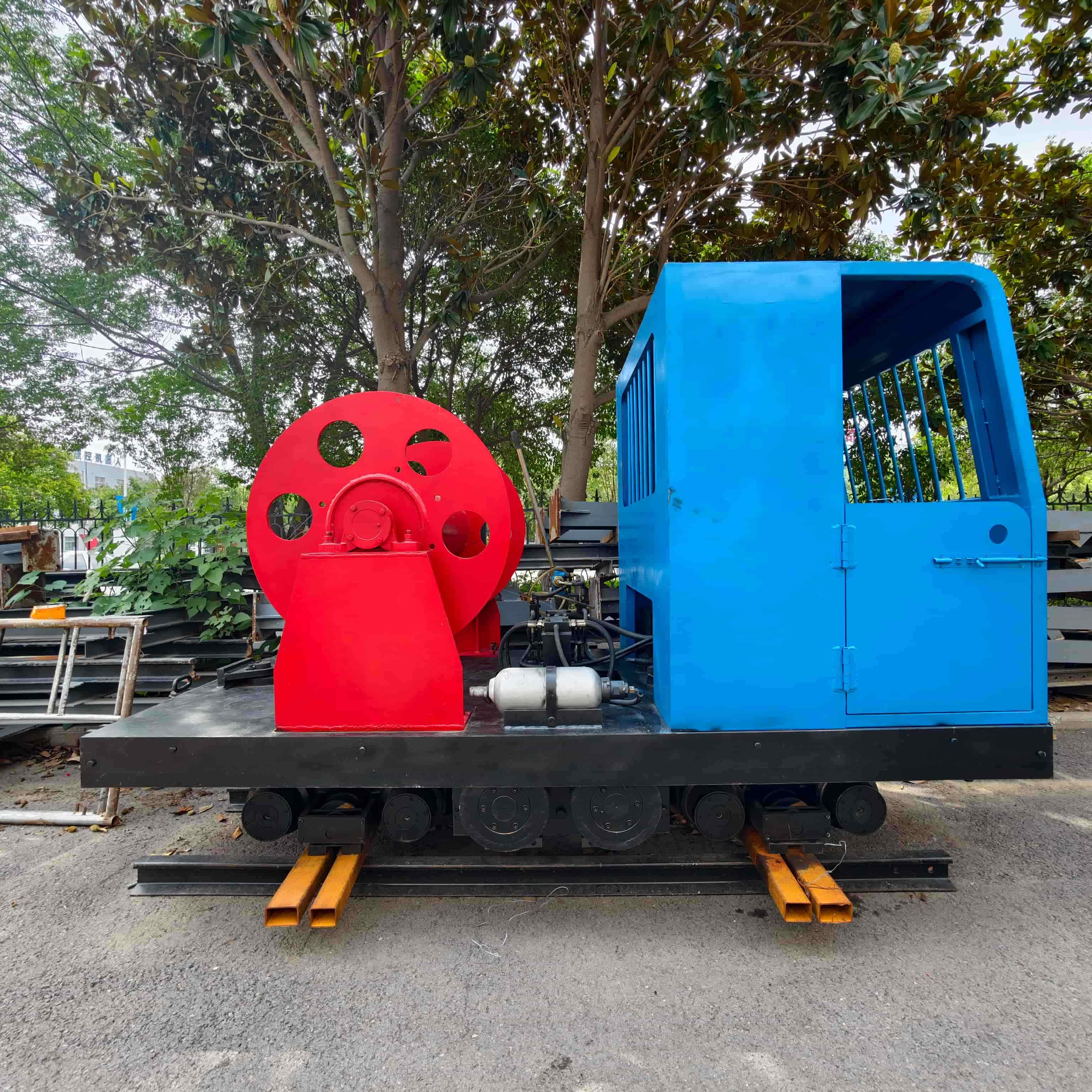 煤礦井下鋼絲繩牽引普軌卡軌車(chē)